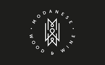 Logo Wood & Wine Online-Shop und Conceptstore Antik, Antiquitäten, Aroma, Aufarbeitung, Concept Store, Handarbeit, Holz, Italien, Kindermöbel, Kommoden, Möbel, Pflegeprodukte, Prosecco, Qualitätswein, Restaurierung, Roséwein, Rotwein, Schaumwein, Schränke, Schreibtisch, Spätburgunder, Stühle, Tische, Tischlerei, Traube, umweltschonend, Verkostung, Vitrinen, Wein, Wein Tasting, Weingut, Weißwein, Werkstatt, Wiederaufarbeitung